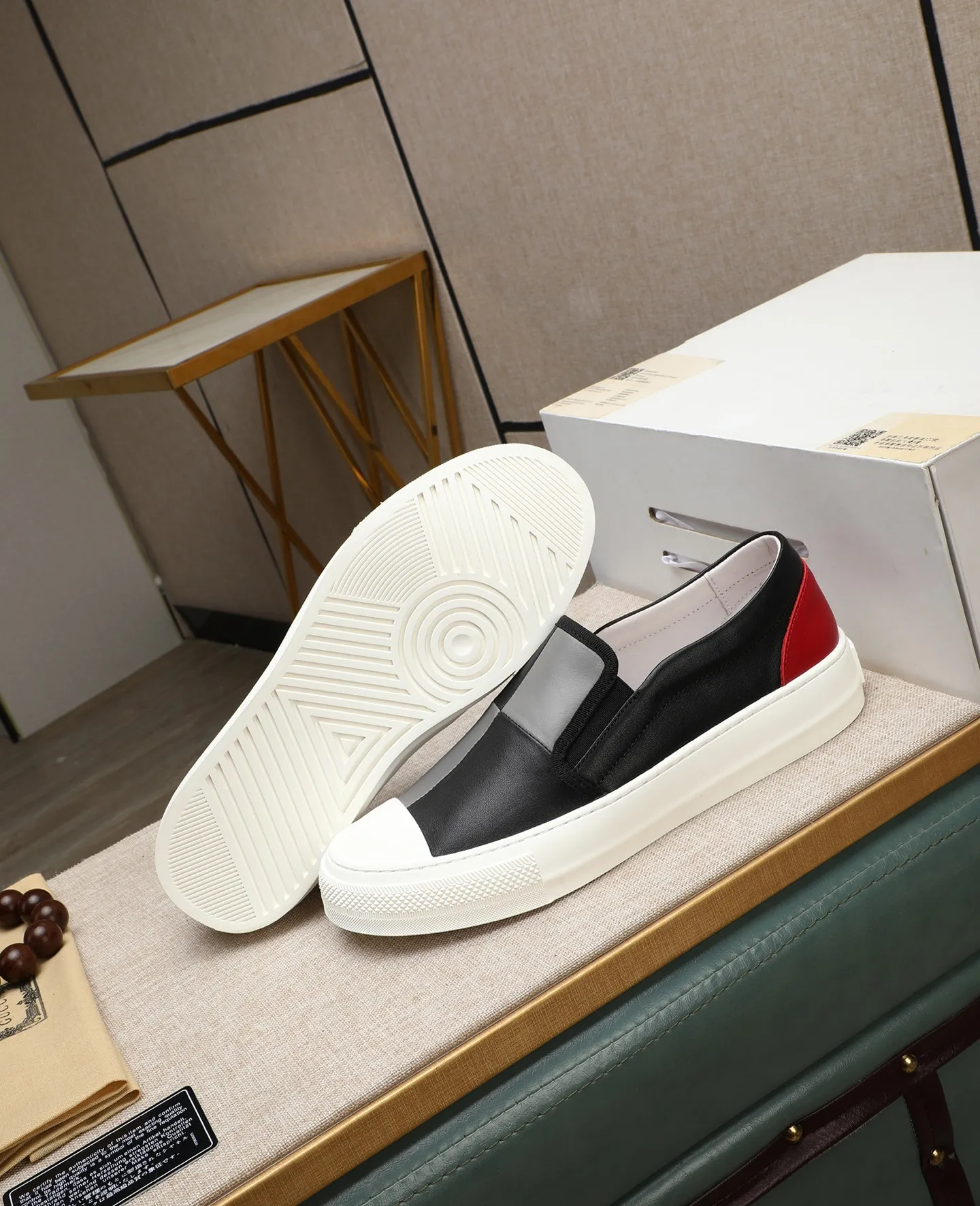 Men's men's shoes 💰440 GUCCI🔍🔍The latest model is on sale at the same time at the counter. Original calfskin imported from Italy, genuine leather lining, (high-end, noble, and classy) with exquisite workmanship. Sole: Original sole provided by the original factory, ⚠Exclusive double-layer movable molded sole super comfortable⚠, real shot 🎬The real thing is better🔍🔍"High quality·Follow the order" Code number 38-44